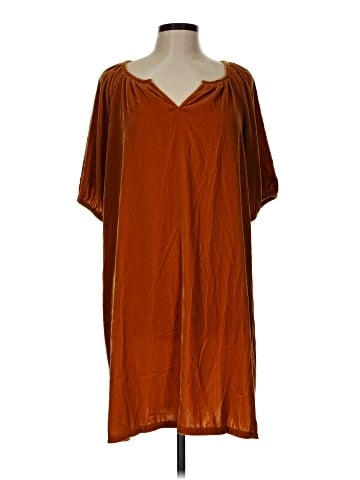 Old Navy Casual Dress (view 1)