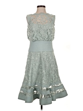 Tadashi Shoji Women's Clothing On Sale Up To 90% Off Retail | ThredUp