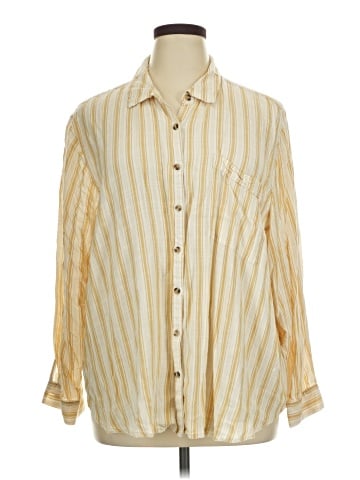 Maurices Long Sleeve Button-Down Shirt (view 1)