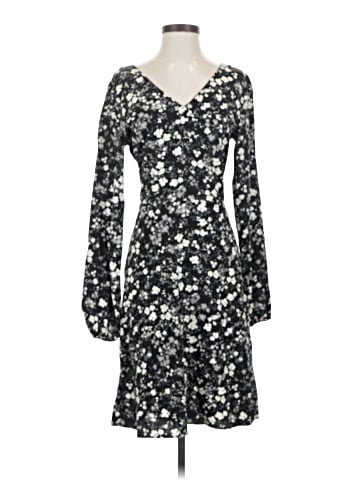 Old Navy Casual Dress (view 1)