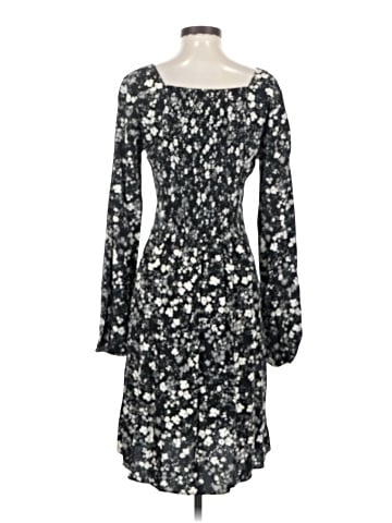 Old Navy Casual Dress (view 2)