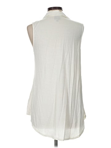 MOD Lusive Sleeveless Button-Down Shirt (view 2)