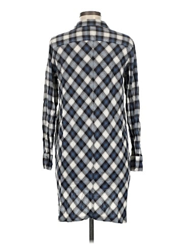 Max Studio Long Sleeve Button-Down Shirt (view 2)