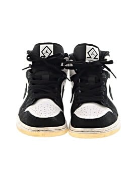 Air Jordan 1 Mid Sneakers (view 2)