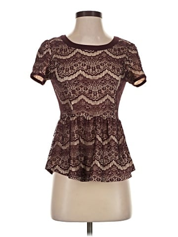 Under Skies Short Sleeve Top (view 1)