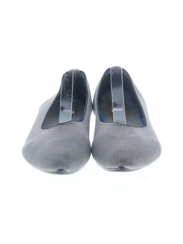 Unbranded Flats (view 2)
