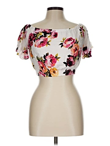 Kendall & Kylie Short Sleeve Top (view 1)