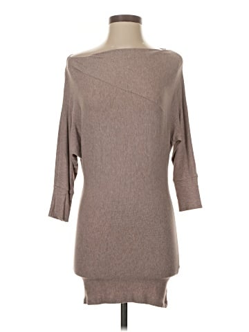 Bordeaux 3/4 Sleeve Top (view 1)