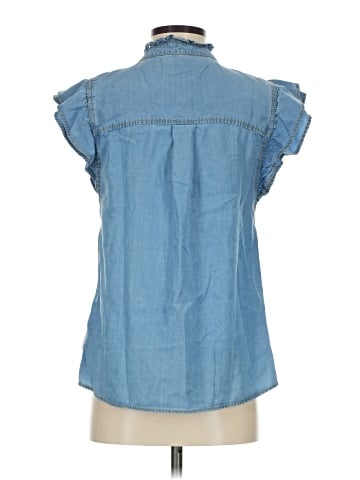 Maurices Sleeveless Button-Down Shirt (view 2)