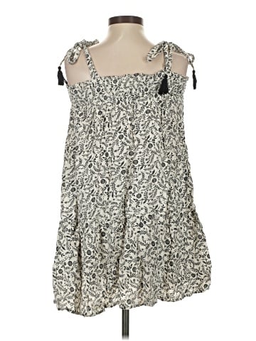Old Navy Casual Dress (view 2)