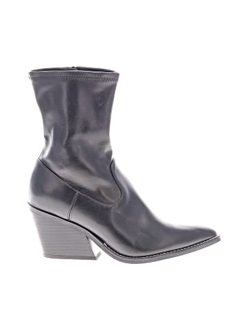 Universal Thread Boots (view 1)
