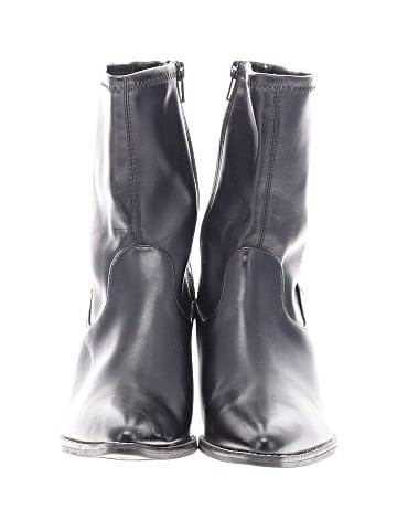 Universal Thread Boots (view 2)