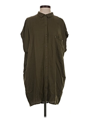 Zara Basic Sleeveless Button-Down Shirt (view 1)