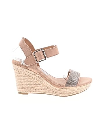 White Mountain Wedges (view 1)