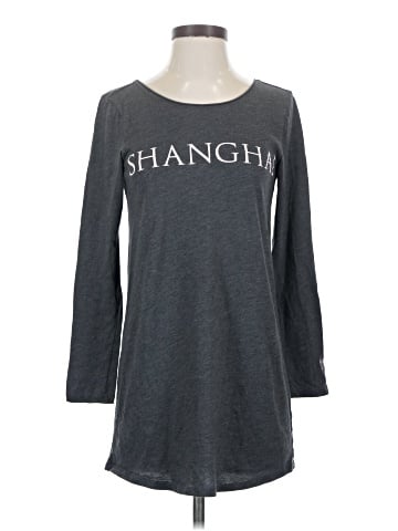 Victoria's Secret 3/4 Sleeve T-Shirt (view 1)