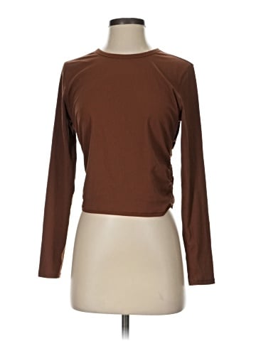 Lululemon Athletica 3/4 Sleeve T-Shirt (view 1)