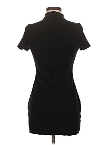 Urban Outfitters Casual Dress (view 2)