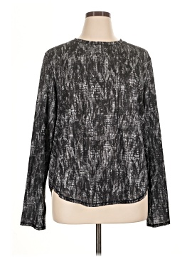 Lululemon Athletica Long Sleeve T-Shirt (view 1)