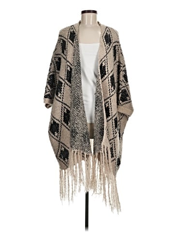 Cecico Poncho (view 1)