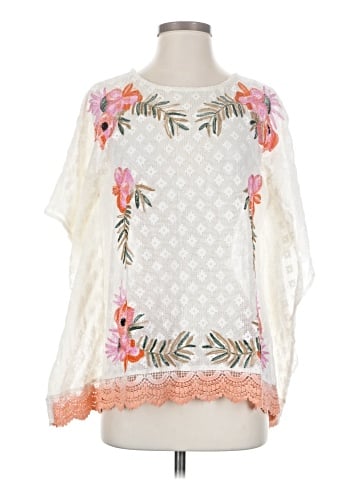 Akemi + Kin Poncho (view 1)