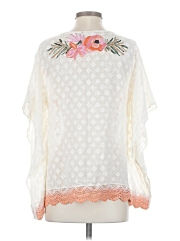Akemi + Kin Poncho (view 2)