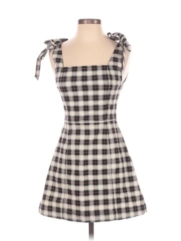Alice + Olivia Casual Dress (view 1)
