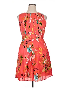 Liz Claiborne Petite Dresses On Sale Up To 90% Off Retail | ThredUp