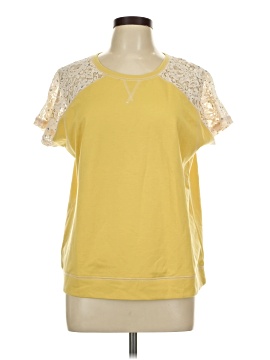 Hem & Thread Short Sleeve Top