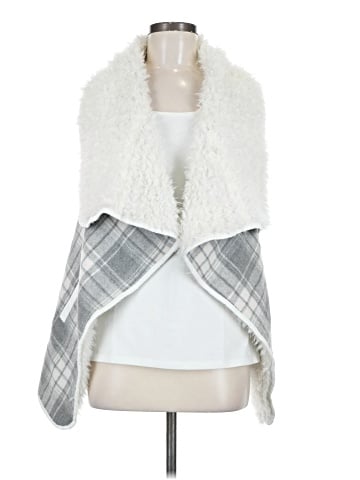 Me Jane Faux Fur Vest (view 1)