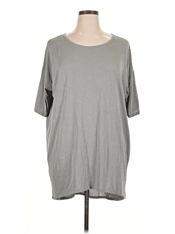 Lularoe 3/4 Sleeve T-Shirt (view 1)