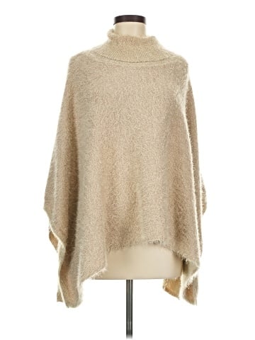 Akemi + Kin Poncho (view 1)