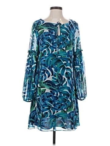 Chloe Oliver Casual Dress (view 1)
