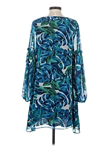 Chloe Oliver Casual Dress (view 2)