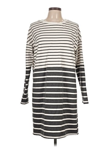 Betsey's Boutique Shop Casual Dress (view 1)