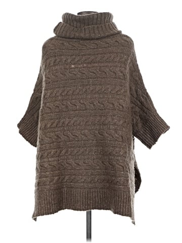 Romeo & Juliet Couture Poncho (view 2)