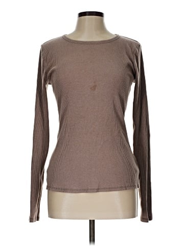 Old Navy Long Sleeve T-Shirt (view 1)