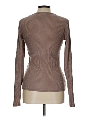 Old Navy Long Sleeve T-Shirt (view 2)