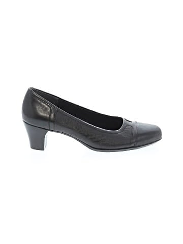 Munro American Heels (view 1)