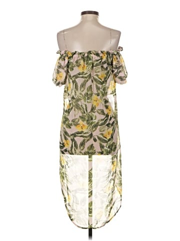 Charlotte Russe Short Sleeve Blouse (view 2)