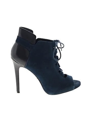 Pour La Victoire Ankle Boots (view 1)
