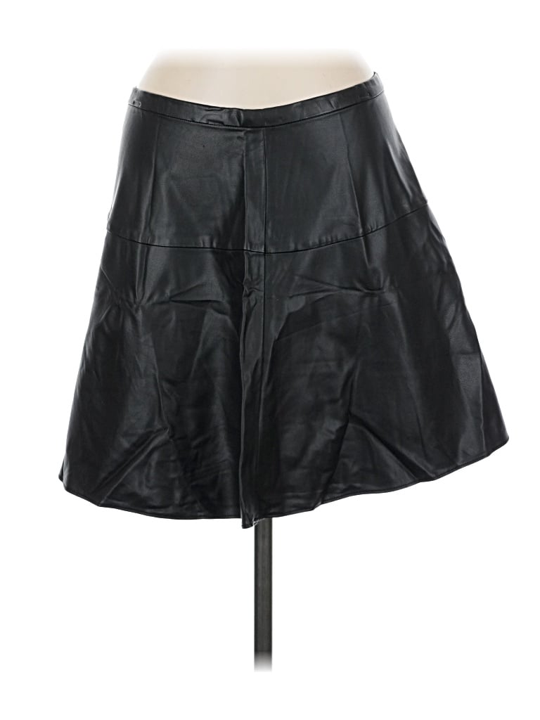 Pre-owned Old Navy Faux Leather Skirt In Black