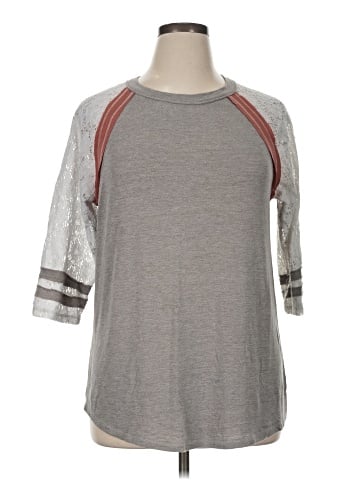 Maurices 3/4 Sleeve Top (view 1)