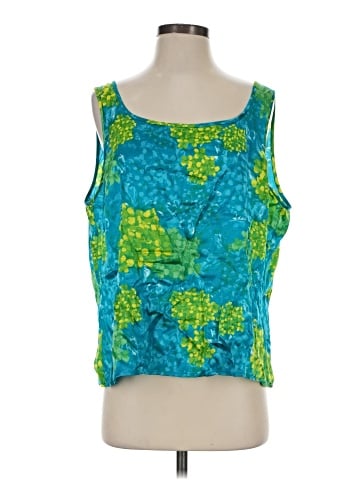 St. John Sleeveless Top (view 1)