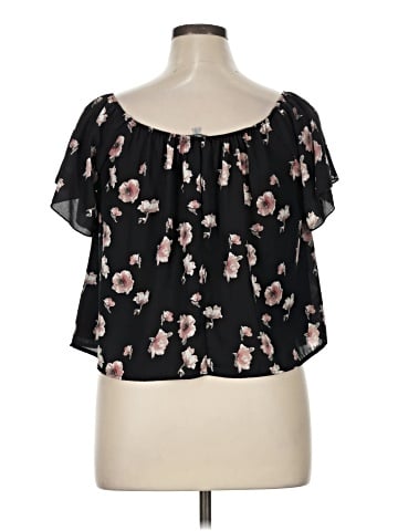 Charlotte Russe Short Sleeve Blouse (view 2)