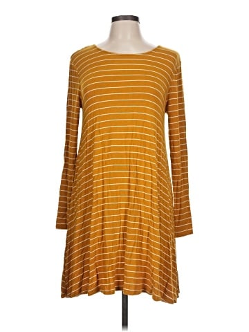 Old Navy Casual Dress (view 1)