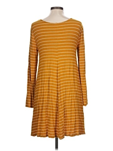 Old Navy Casual Dress (view 2)