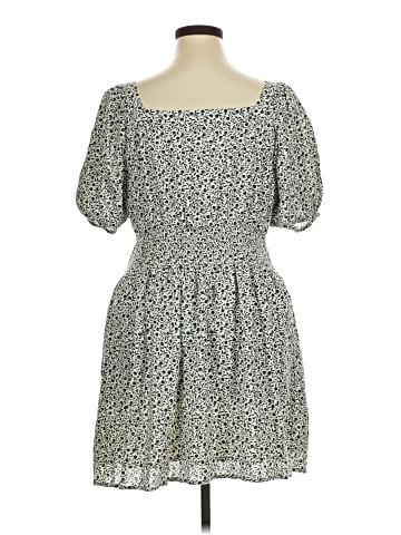 Old Navy Casual Dress (view 2)