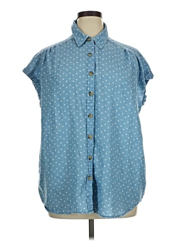 Weekend Sleeveless Button-Down Shirt (view 1)