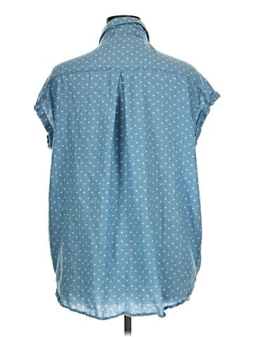 Weekend Sleeveless Button-Down Shirt (view 2)