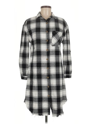 Dizzy Lizzy 3/4 Sleeve Button-Down Shirt (view 1)